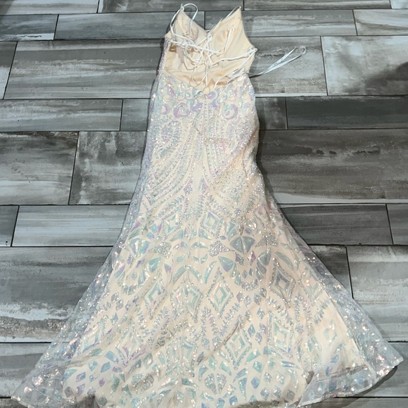 Brand - jovani size - 10 color- iridescent - Picture 2 of 3
